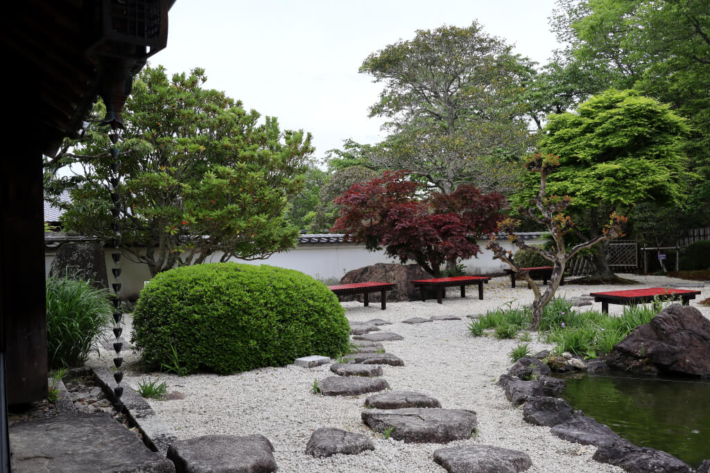 奥殿陣屋の日本庭園写真
