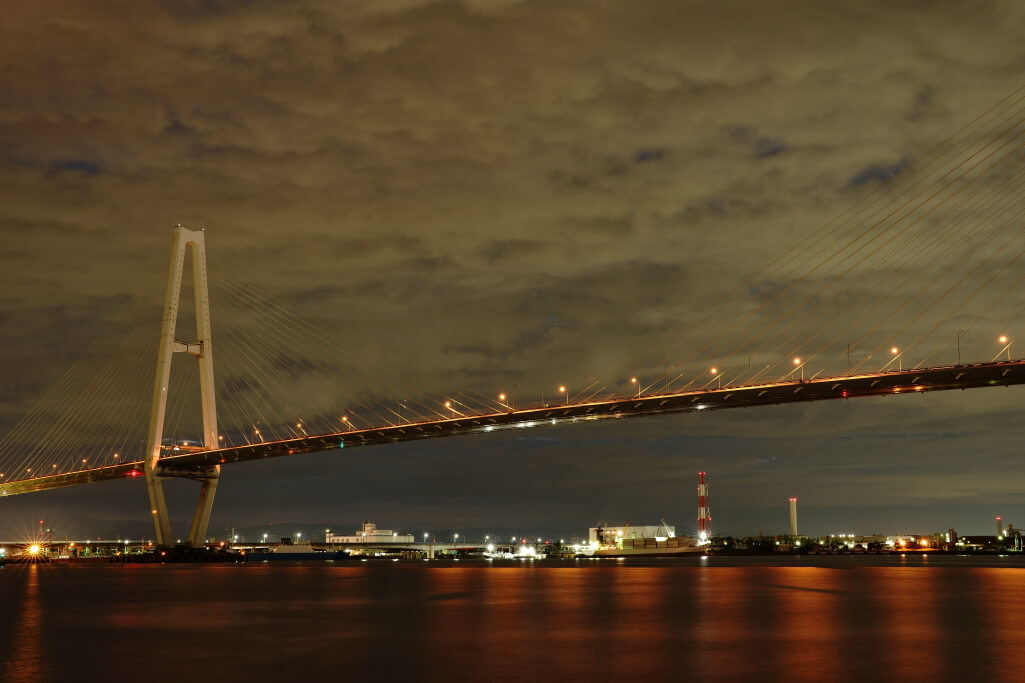 名港中央大橋夜景写真